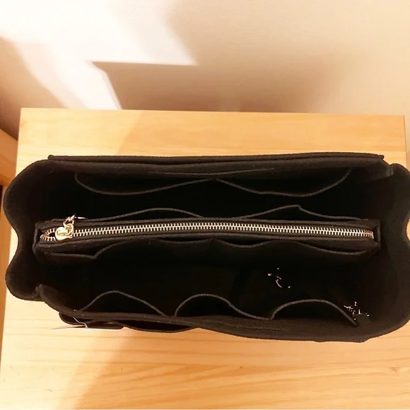 💥PRICE FIRM💥 Coach City Tote Bag - Picture 9 of 13